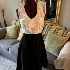 WHITE HOUSE BLACK MARKET silk cocktail dress ruffle collar - cream black Size 6